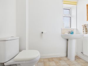 Cloakroom- click for photo gallery